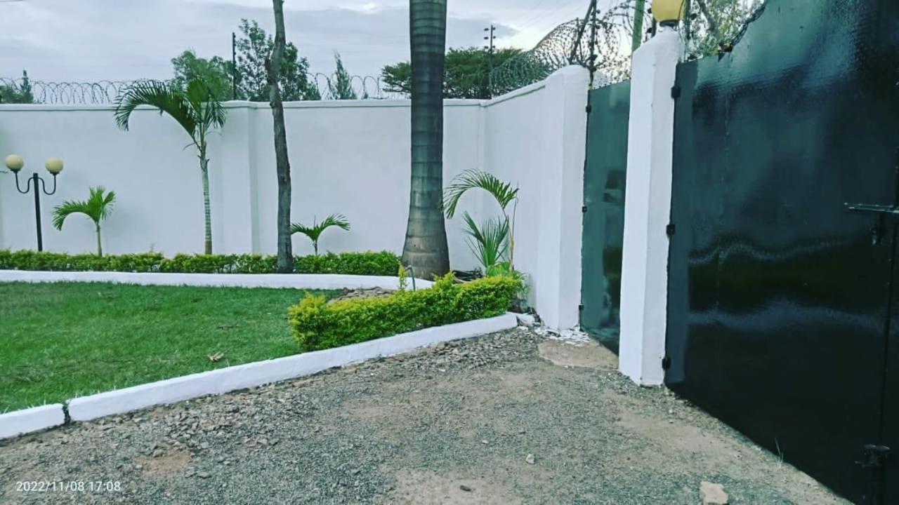 Sofitel 3 Bedrooms Own Compound Mamboleo Кисуму Екстериор снимка
